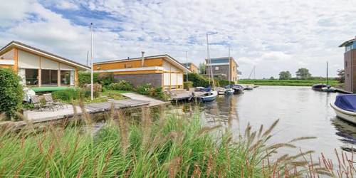 Holiday home Friesland aan het water