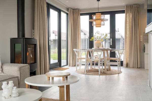 Book Waterlodge Friesland